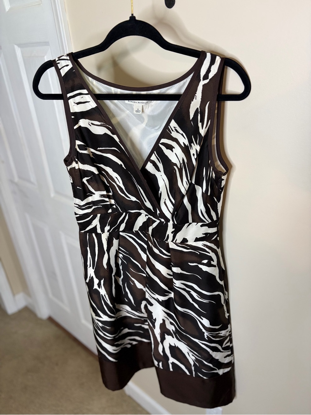 Banana Republic Brown and White Zebra Print 100%silk vintage dress #1356